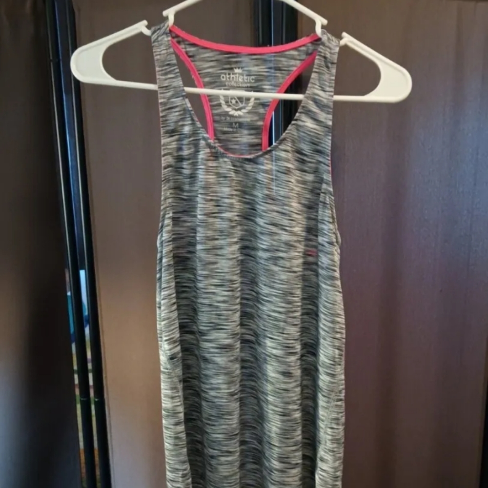 Women's 26 International Workout Athletic RacerBack Tank Top Hi Low Bottom